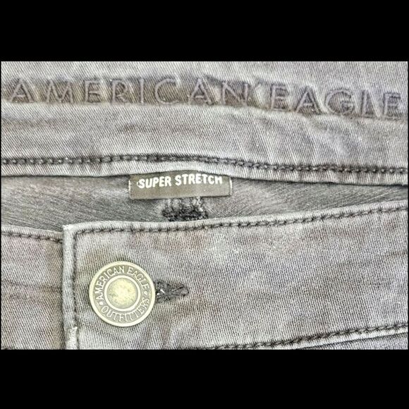 AMERICAN EAGLE Plus Size Black High Rise Stretchy Short Length Jeans - Picture 9 of 12